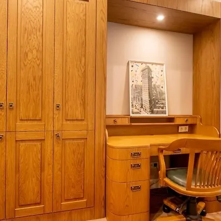 Spacious Apartment, 1-min To Taksim Square Appartement