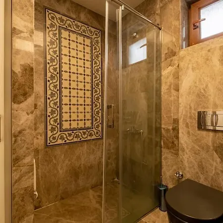 Spacious Apartment, 1-min To Taksim Square Διαμέρισμα *