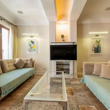 Διαμέρισμα Spacious Apartment, 1-min To Taksim Square *