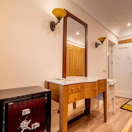 Spacious Apartment, 1-min To Taksim Square * Κωνσταντινούπολη