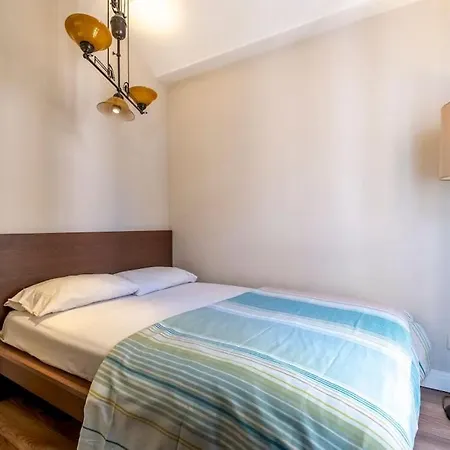 Spacious Apartment, 1-min To Taksim Square * 이스탄불