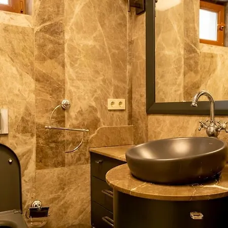 Spacious Apartment, 1-min To Taksim Square 이스탄불