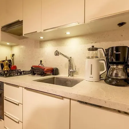 Apartamento Spacious Apartment, 1-min To Taksim Square *
