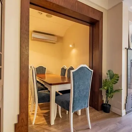 Apartamento Spacious Apartment, 1-min To Taksim Square